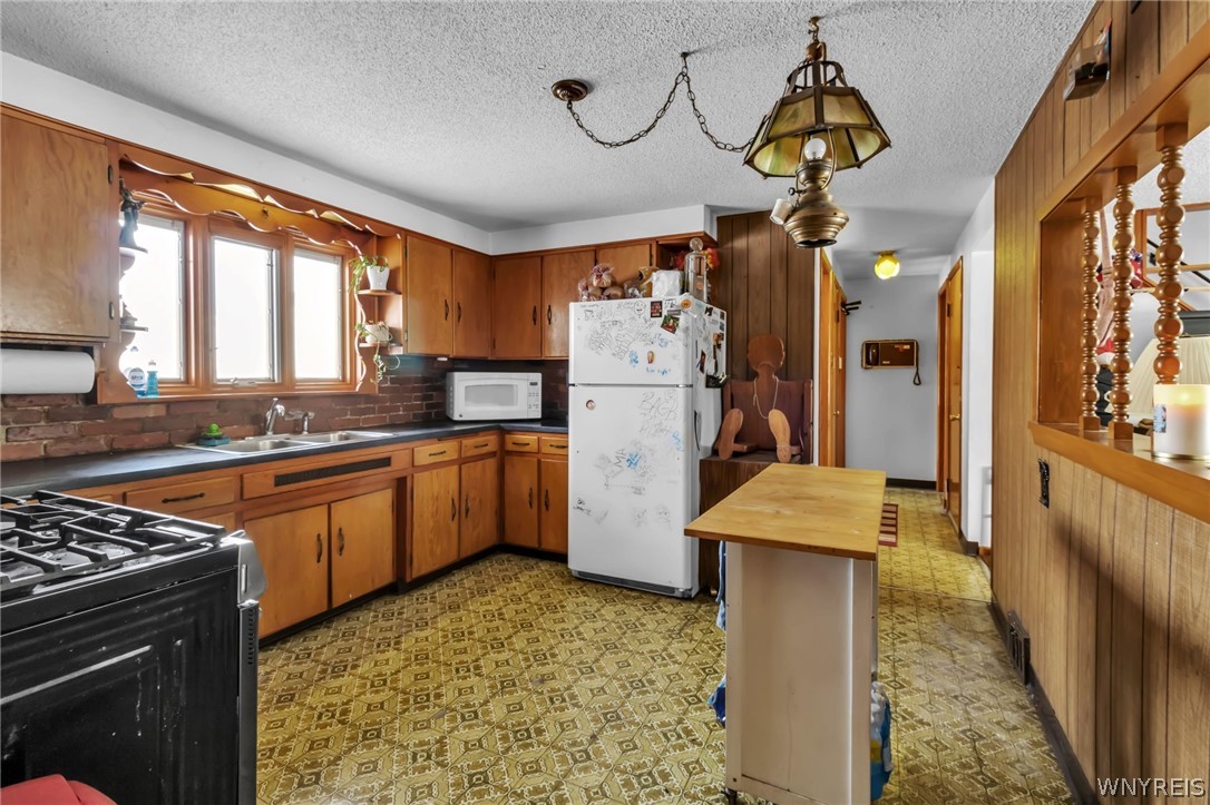 58 Boardman Road West Seneca, NY 14218 - Photo 7 of 29