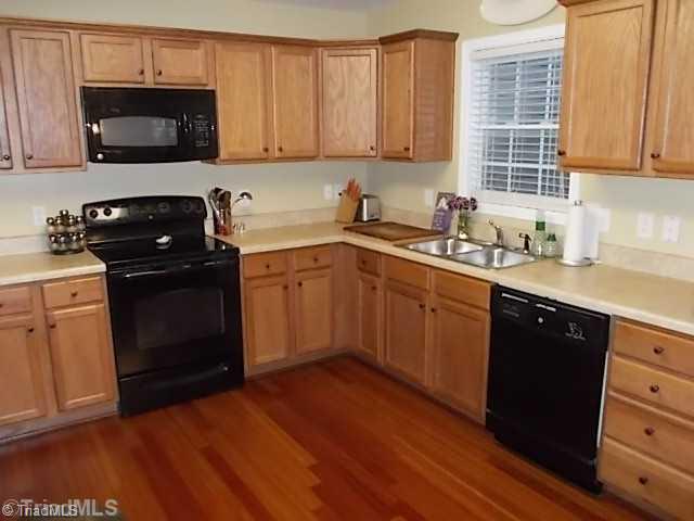473 Ansley Way High Point, NC 27265 - Photo 5 of 16 Kitchen.