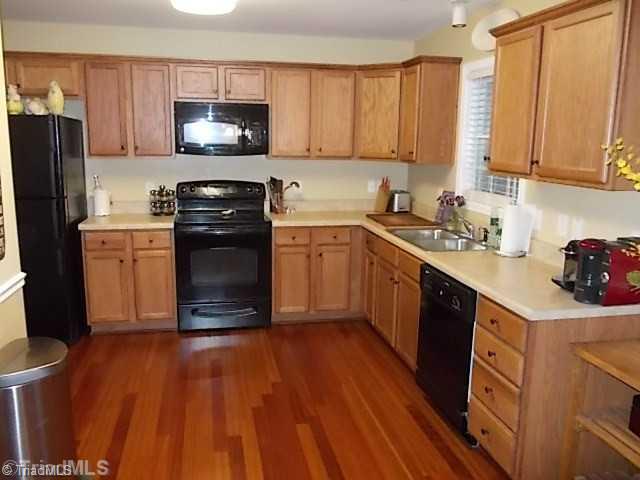 473 Ansley Way High Point, NC 27265 - Photo 6 of 16 Kitchen.