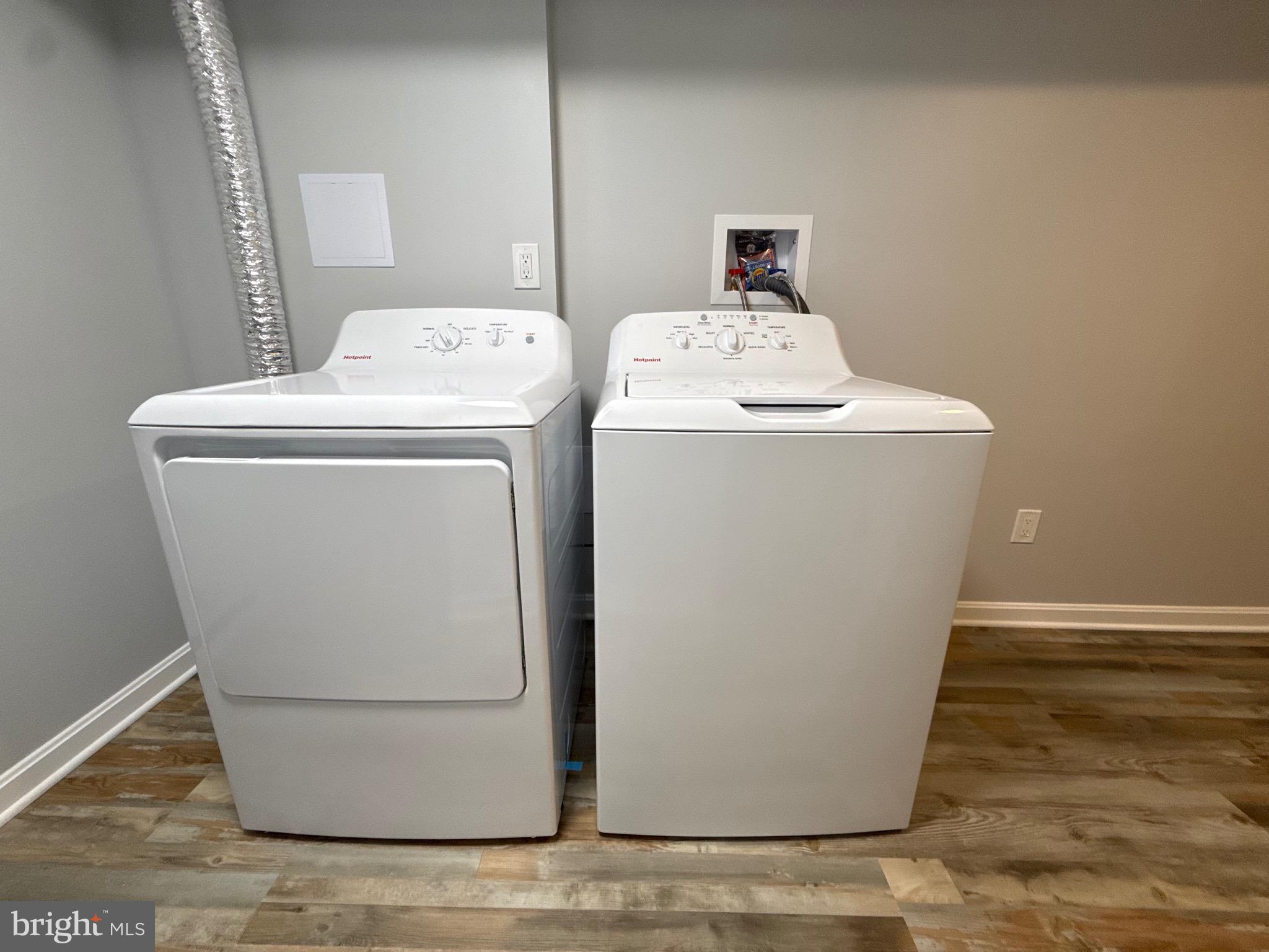 7514 Lawrence Road Dundalk, MD 21222 - Photo 26 of 32 New Hot Point Washer and Dryer