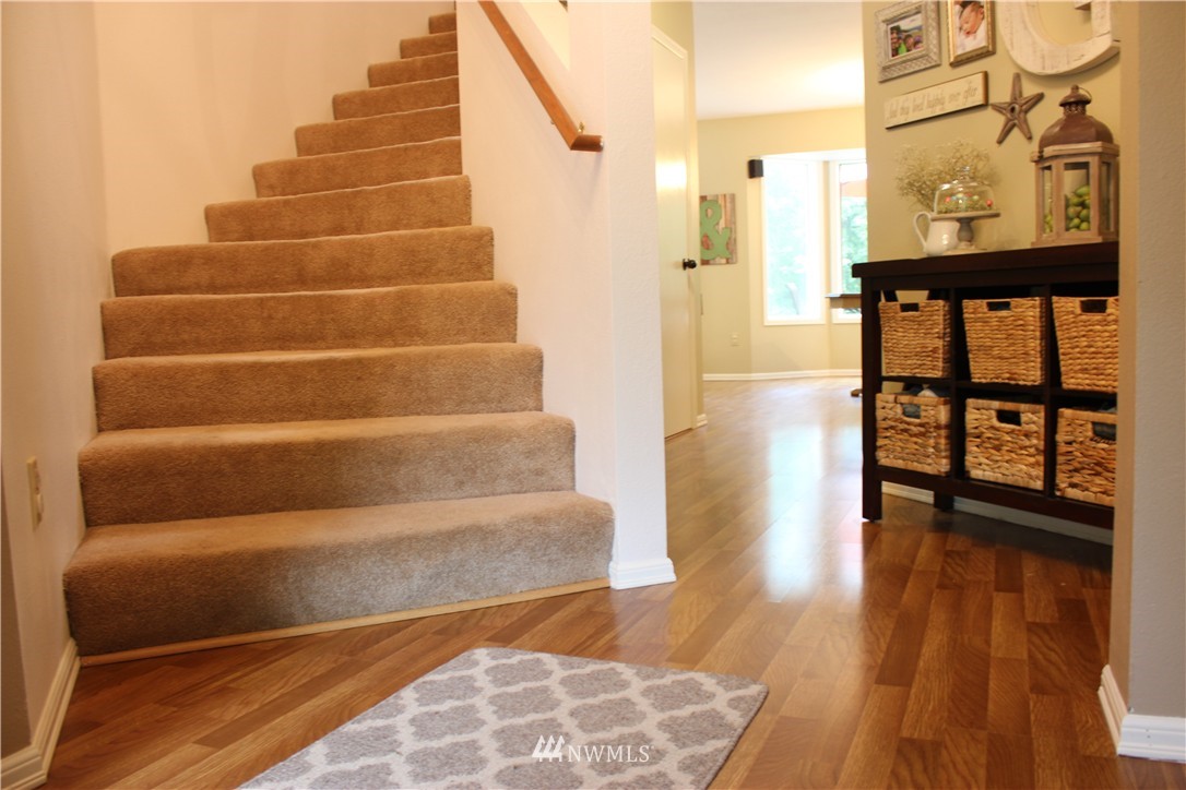 19209 Southeast 136th Street Renton, WA 98059 - Photo 4 of 23 Gallery Image 4