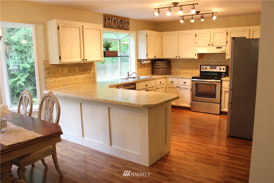 19209 Southeast 136th Street Renton, WA 98059 - Photo 7 of 23 Gallery Image 7