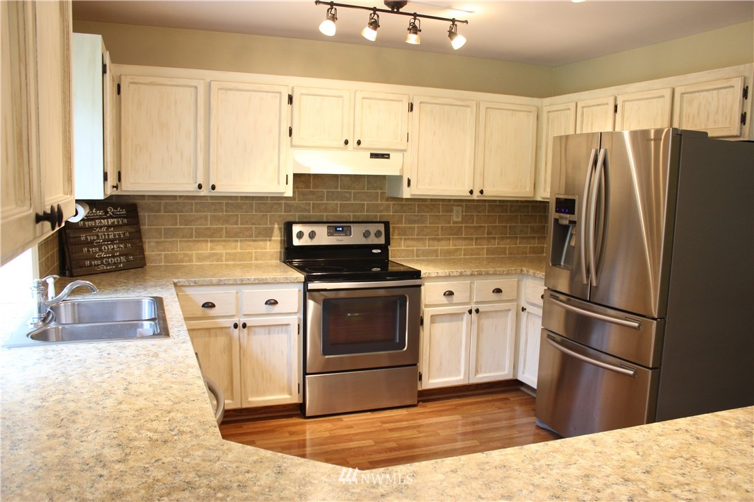 19209 Southeast 136th Street Renton, WA 98059 - Photo 9 of 23 Gallery Image 9