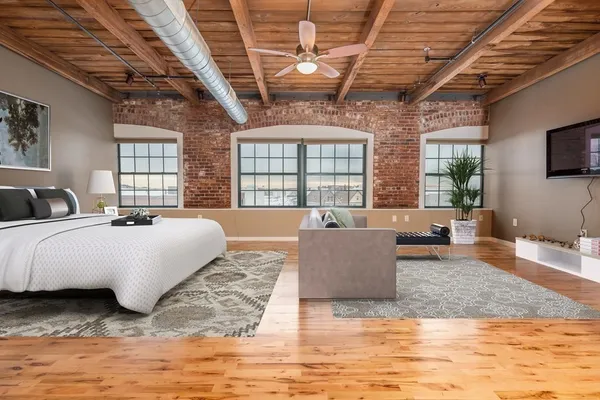 $3,800 | 210 Broadway, Unit 404, Everett, MA 02149