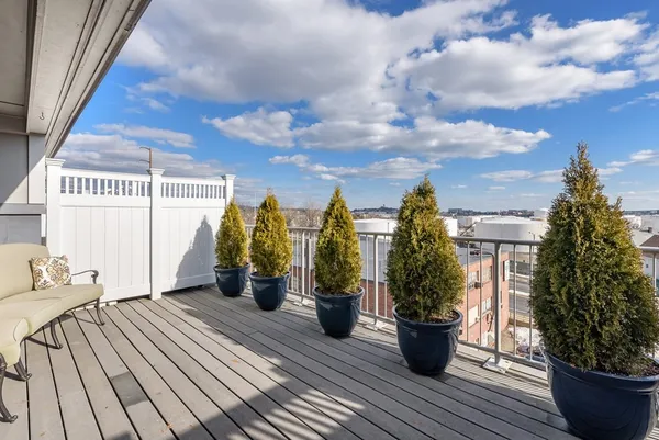 $3,800 | 210 Broadway, Unit 404, Everett, MA 02149