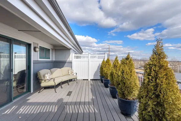 $3,800 | 210 Broadway, Unit 404, Everett, MA 02149