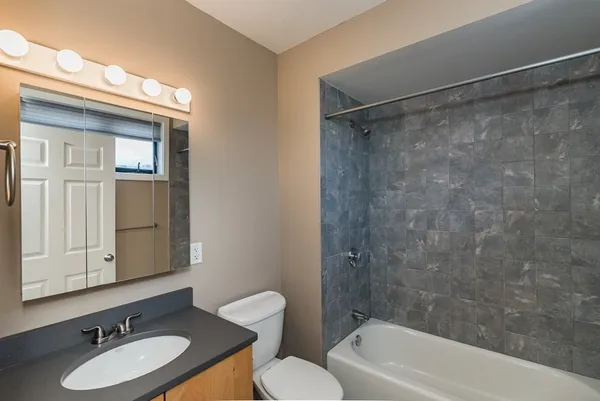 $3,800 | 210 Broadway, Unit 404, Everett, MA 02149