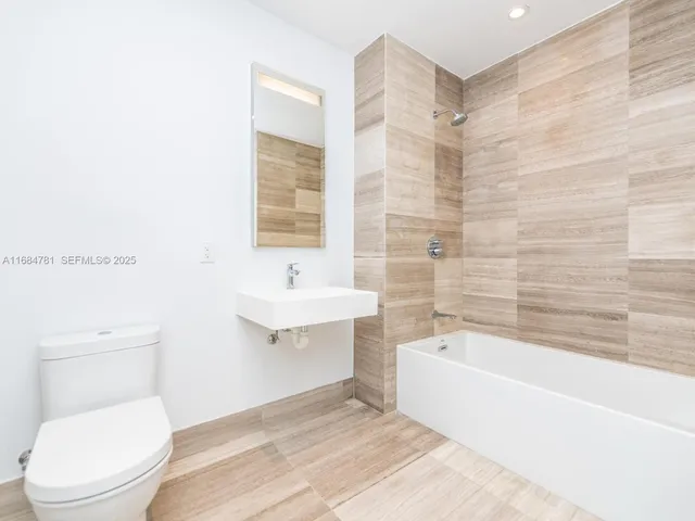 $4,650,000 | 6901 Collins Avenue, Unit 701, Miami Beach, FL 33141