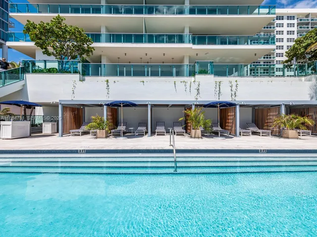$4,650,000 | 6901 Collins Avenue, Unit 701, Miami Beach, FL 33141