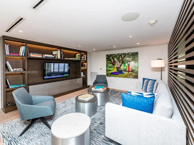 $4,650,000 | 6901 Collins Avenue, Unit 701, Miami Beach, FL 33141