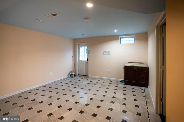 $4,300 | 9571 Linnett Hill Drive, Lorton, VA 22079