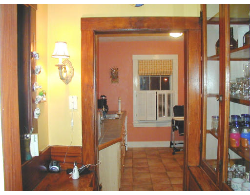 18 Devens Road, Unit 2 Swampscott, MA 01907 - Photo 3 of 5 Gallery Image 3