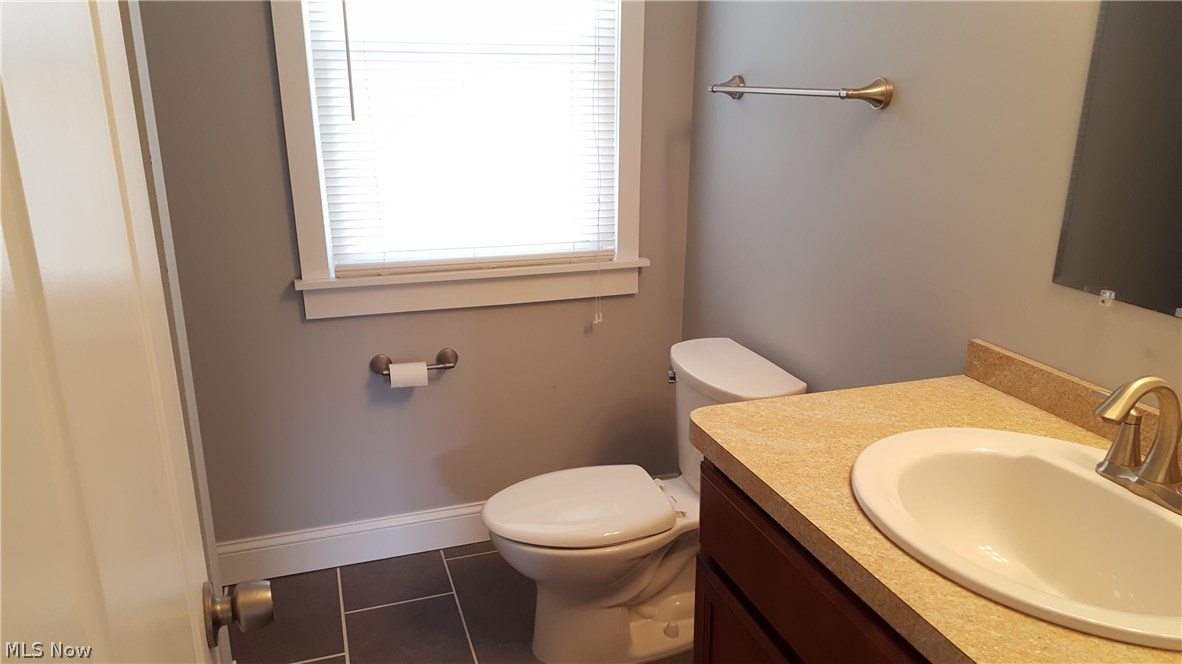 1680 South Green Road Cleveland, OH 44121 - Photo 17 of 30