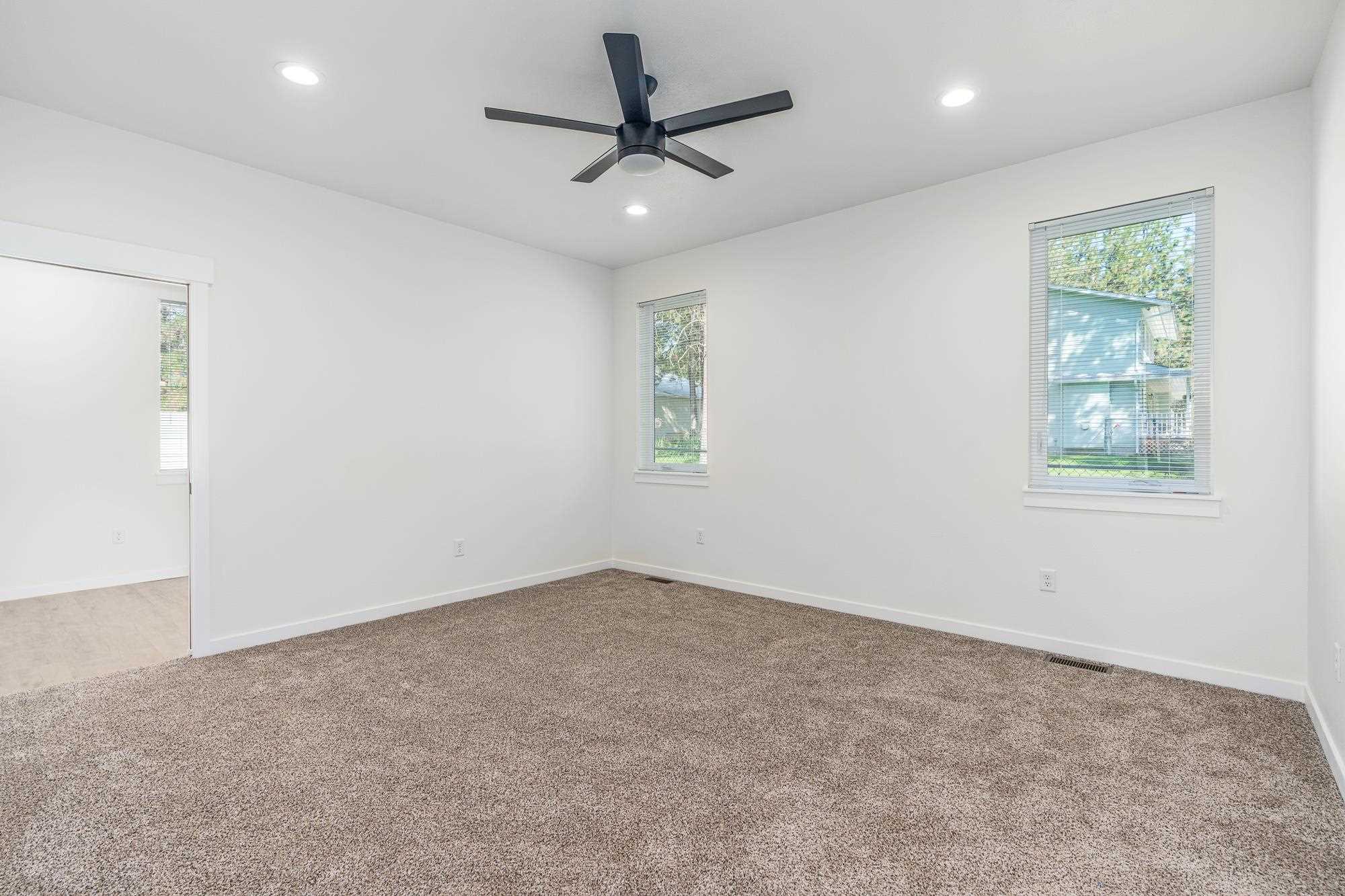 11911 North Ruby Road Spokane, WA 99218 - Photo 12 of 31