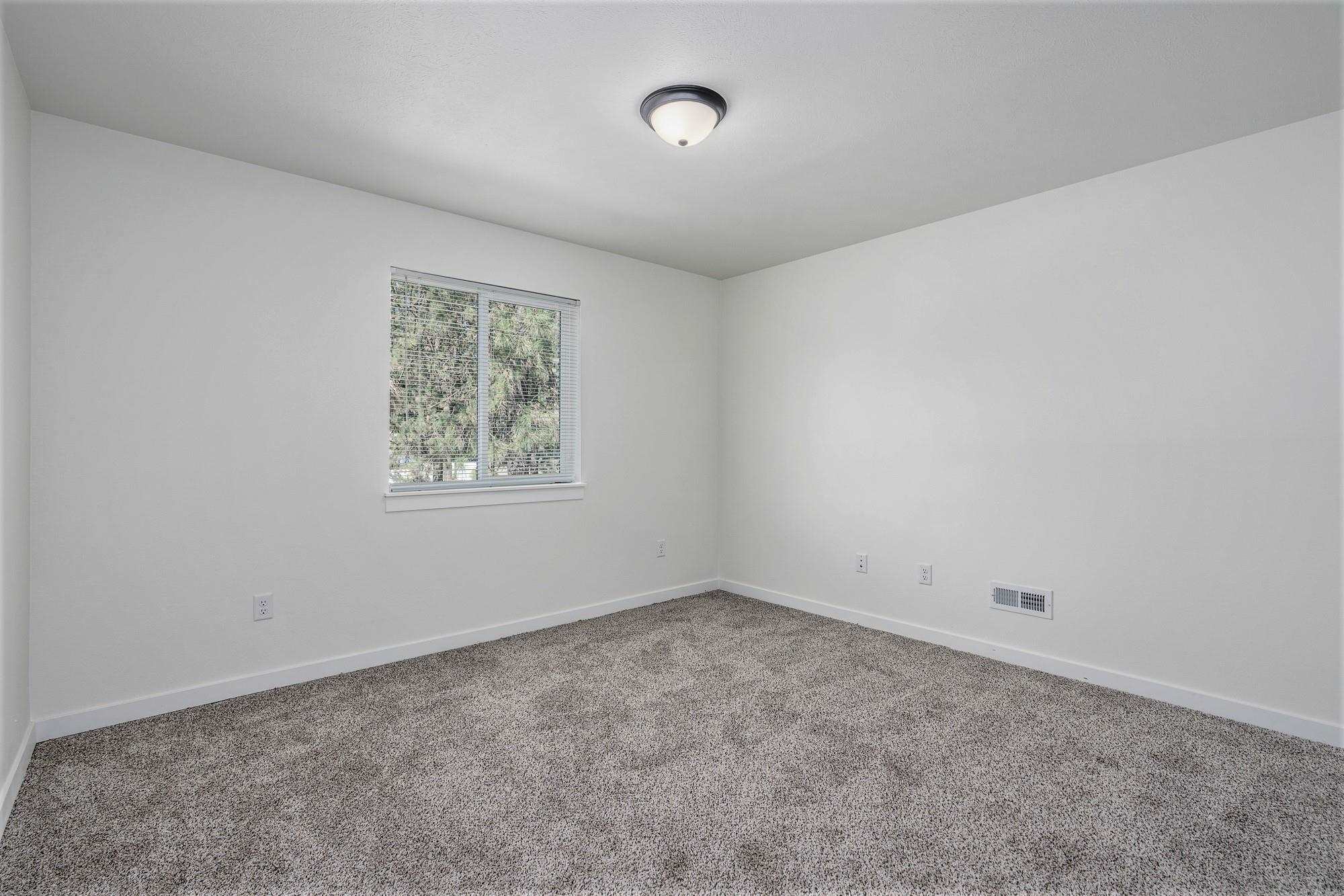 11911 North Ruby Road Spokane, WA 99218 - Photo 18 of 31