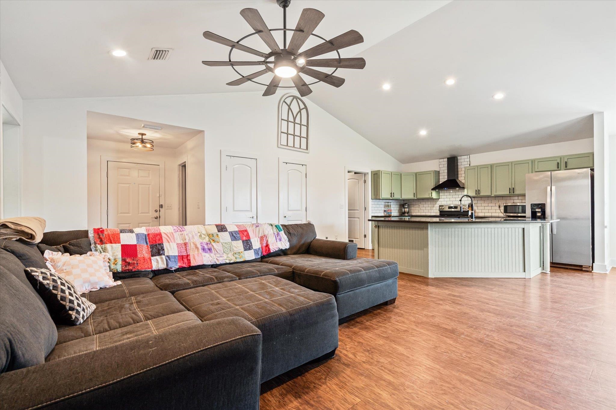 205 Lakefront Circle Summerdale, AL 36580 - Photo 5 of 33