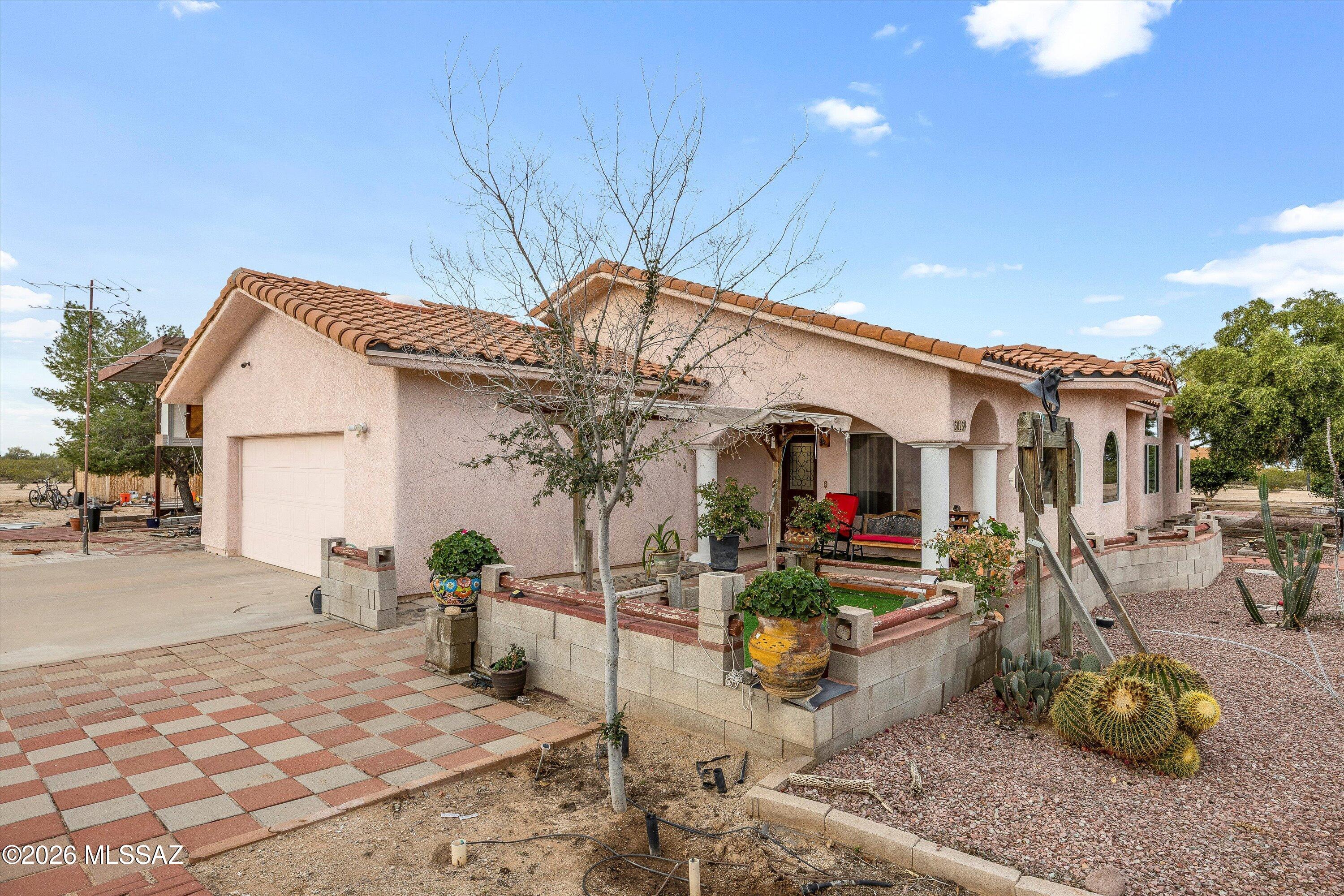 30239 East Little Crow Road Marana, AZ 85658 - Photo 2 of 41 Lots of room for all your hobbies.