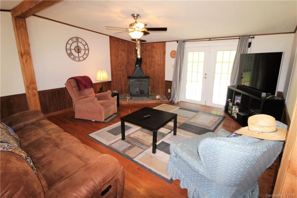 1495 Lloyd White Road Clover, SC 29710 - Photo 5 of 32