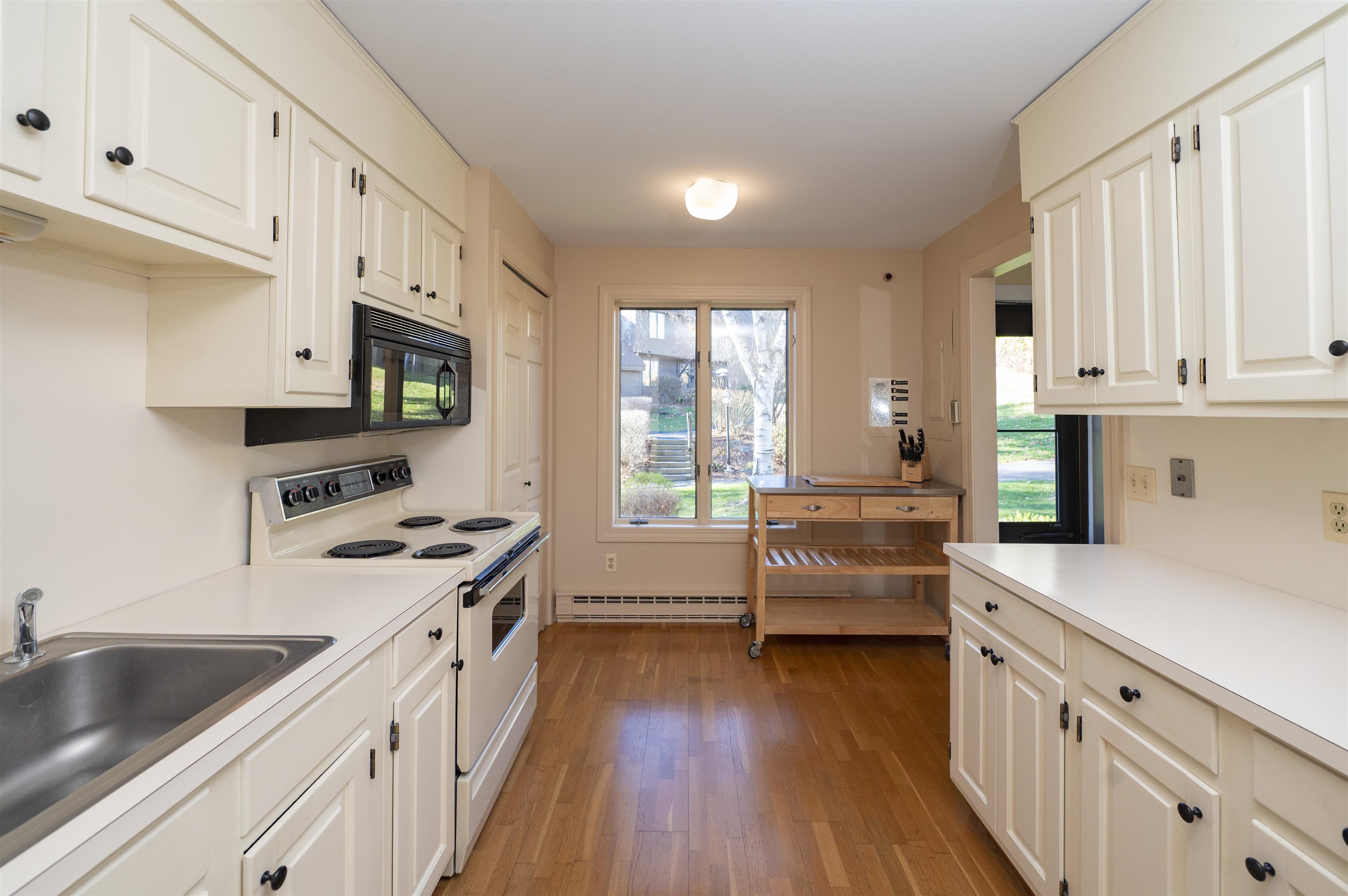 418 Lyman Batcheller Road, Unit 4E Hartford, VT 05059 - Photo 14 of 40 Gallery Image 14