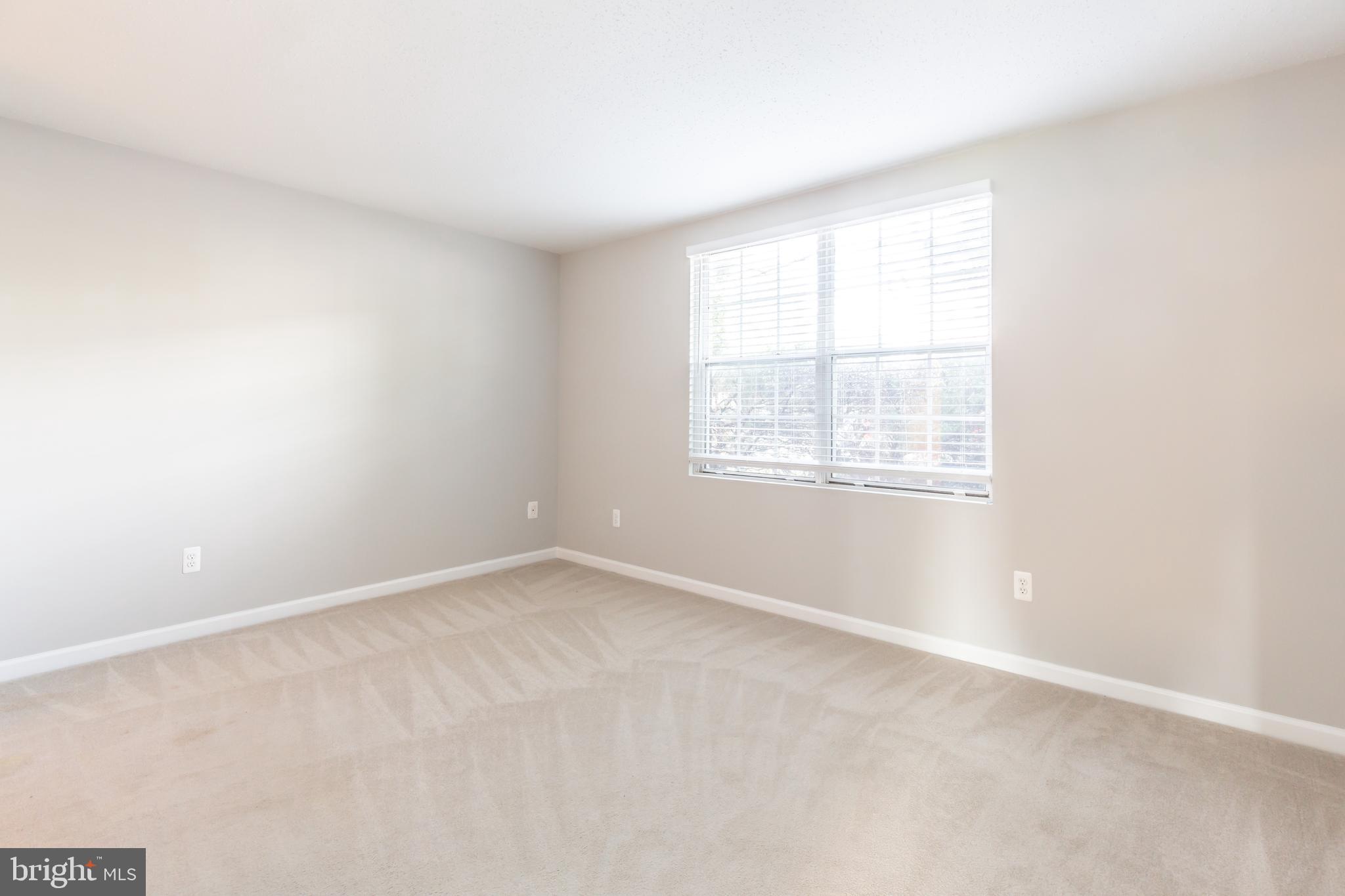 129 Fort Evans Road Southeast, Unit B Leesburg, VA 20175 - Photo 13 of 20 Primary bedroom
