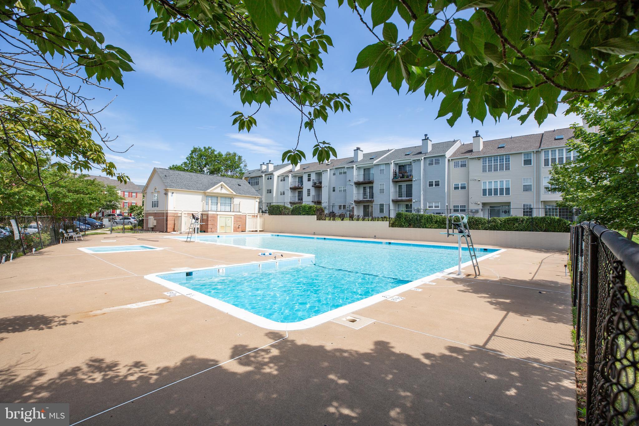 129 Fort Evans Road Southeast, Unit B Leesburg, VA 20175 - Photo 19 of 20 Community pool
