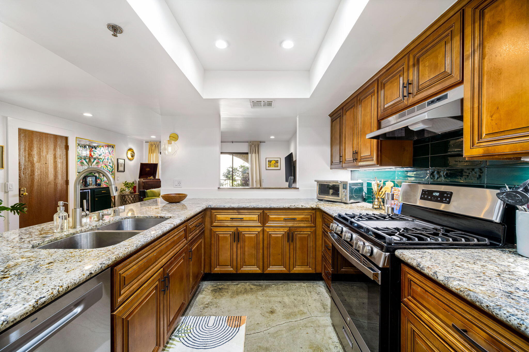200 East Racquet Club Road, Unit 71 Palm Springs, CA 92262 - Photo 16 of 31 27-web-or-mls-TRP_Racquet_OPMG_1024_027