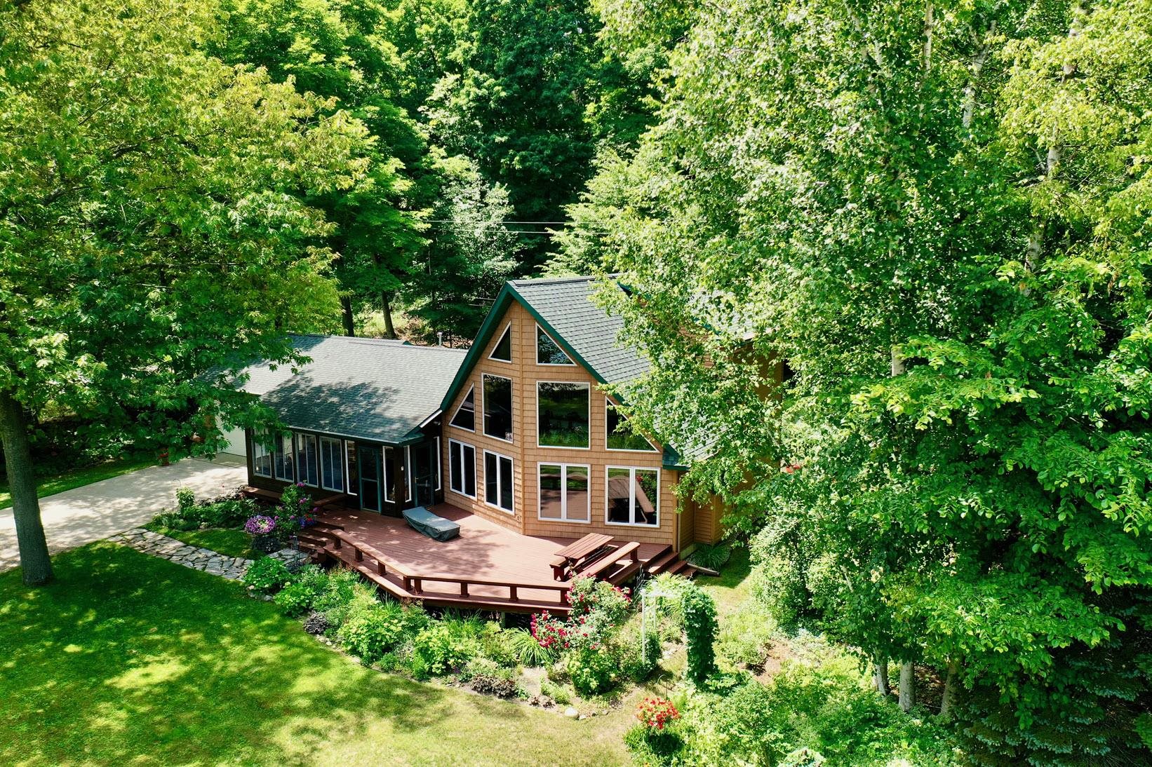 12397 Bluff Road Traverse City, MI 49686 - Photo 4 of 44 1902215-3.JPG