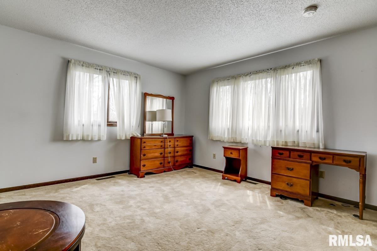 2008 Jeanette Lane Springfield, IL 62702 - Photo 14 of 24