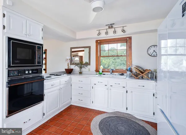$799,000 | 5050 Zacata Road, Montross, VA 22520