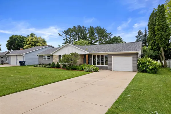 $239,900 | 630 East Center Street, Juneau, WI 53039