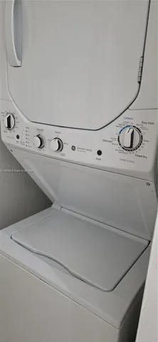 a close up view of washer and dryer