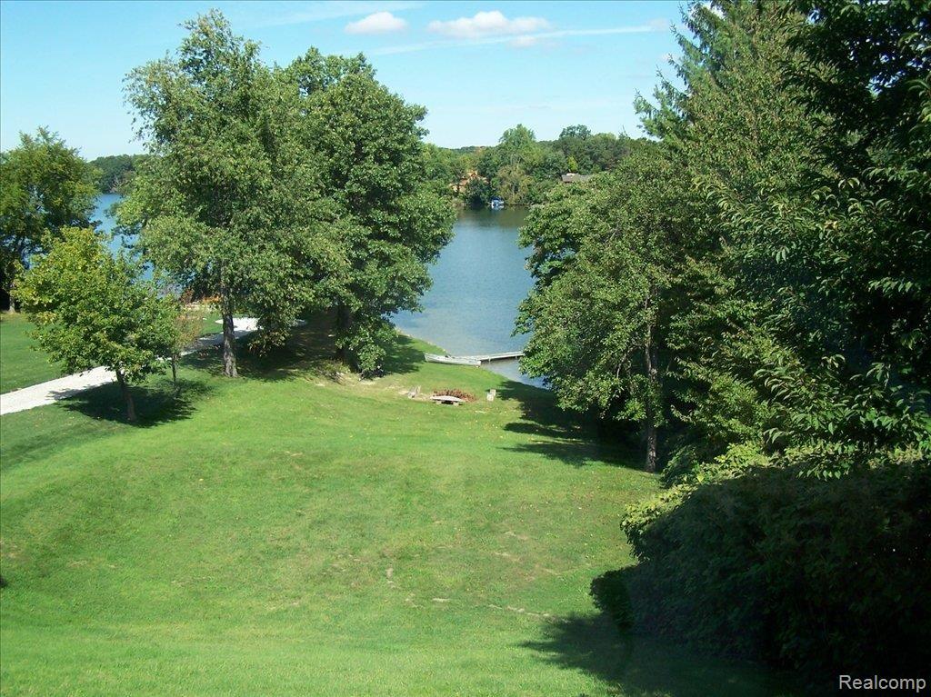 1507 North Rochester Road Leonard, MI 48367 - Photo 2 of 12 103_7464