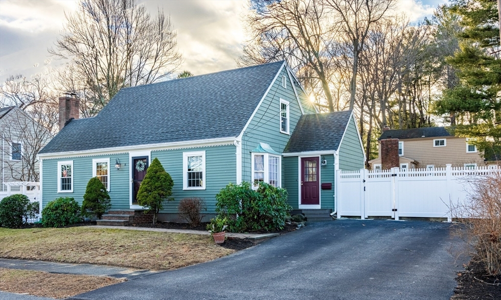 18 Wentworth Road Reading, MA 01867 - Photo 1 of 42 Gallery Image 1