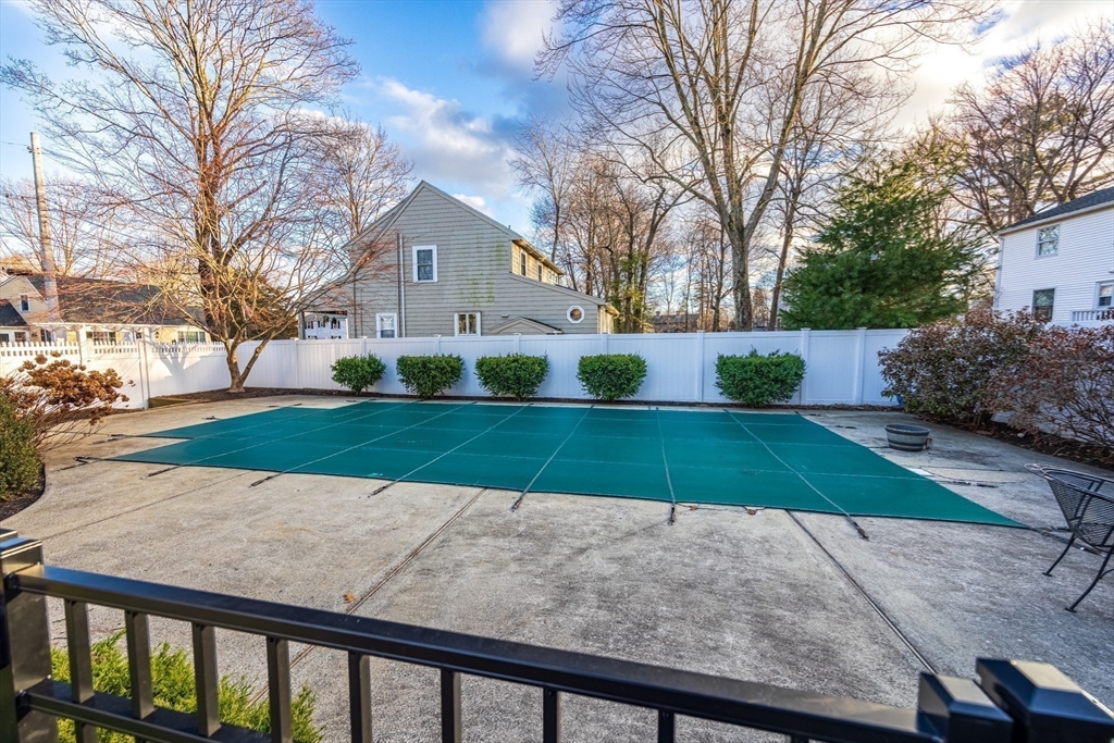 18 Wentworth Road Reading, MA 01867 - Photo 22 of 42 Gallery Image 22