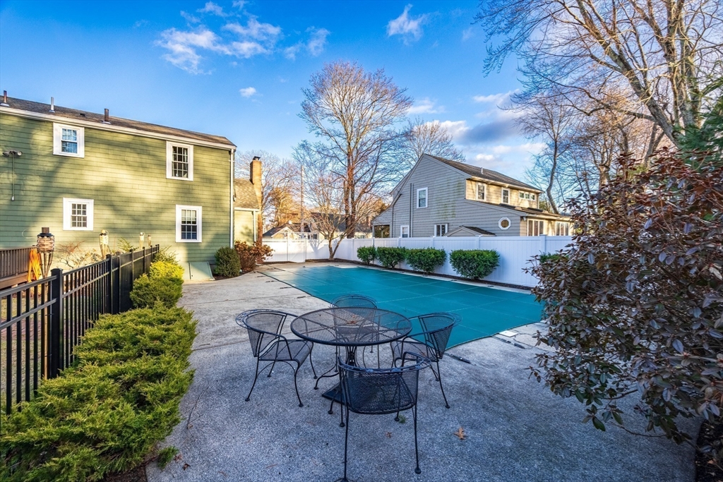 18 Wentworth Road Reading, MA 01867 - Photo 23 of 42 Gallery Image 23