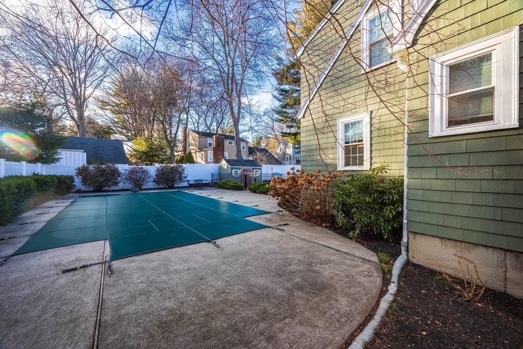 18 Wentworth Road Reading, MA 01867 - Photo 27 of 42 Gallery Image 27