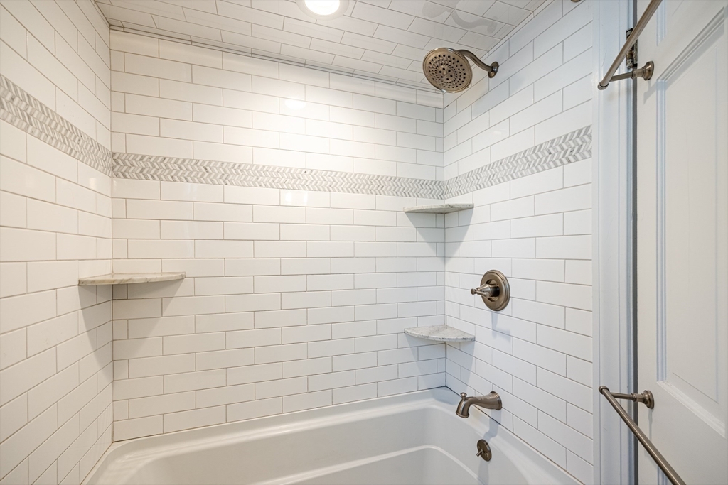 18 Wentworth Road Reading, MA 01867 - Photo 38 of 42 Gallery Image 38