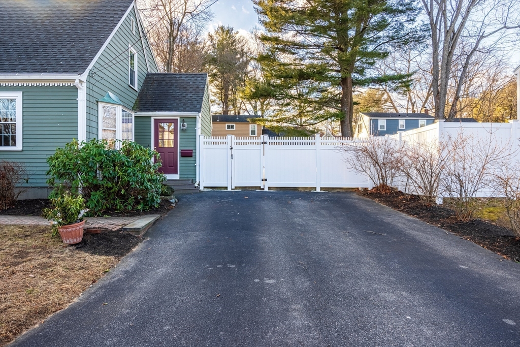 18 Wentworth Road Reading, MA 01867 - Photo 41 of 42 Gallery Image 41