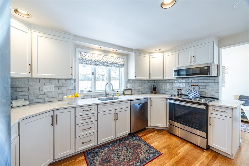 18 Wentworth Road Reading, MA 01867 - Photo 6 of 42 Gallery Image 6