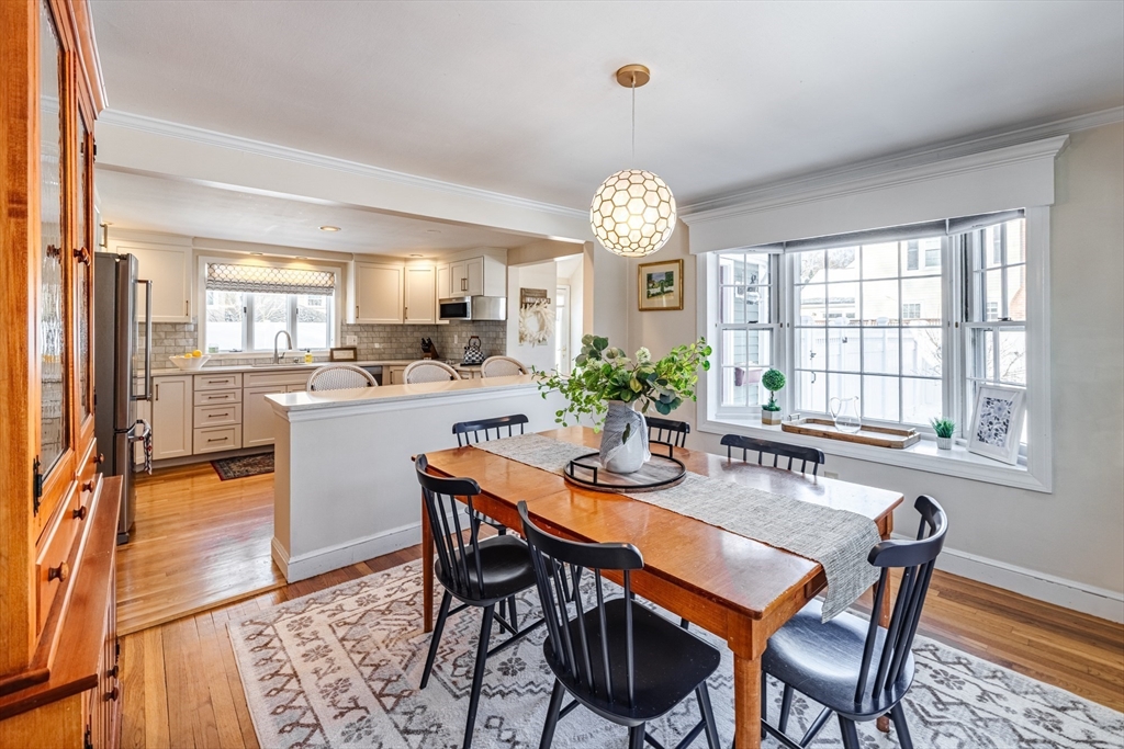 18 Wentworth Road Reading, MA 01867 - Photo 8 of 42 Gallery Image 8