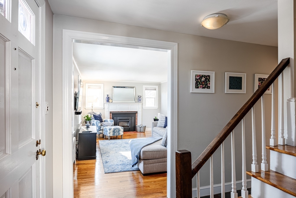 18 Wentworth Road Reading, MA 01867 - Photo 10 of 42 Gallery Image 10