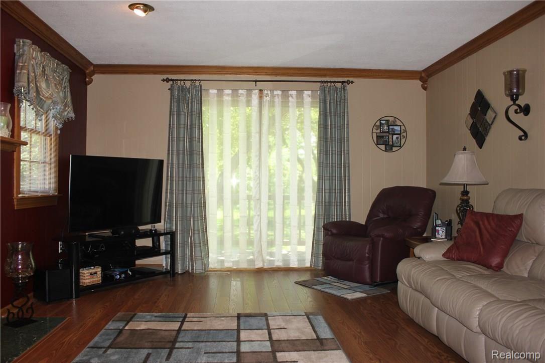 8012 Jordan Road Grand Blanc, MI 48439 - Photo 13 of 36 IMG_7355.JPG