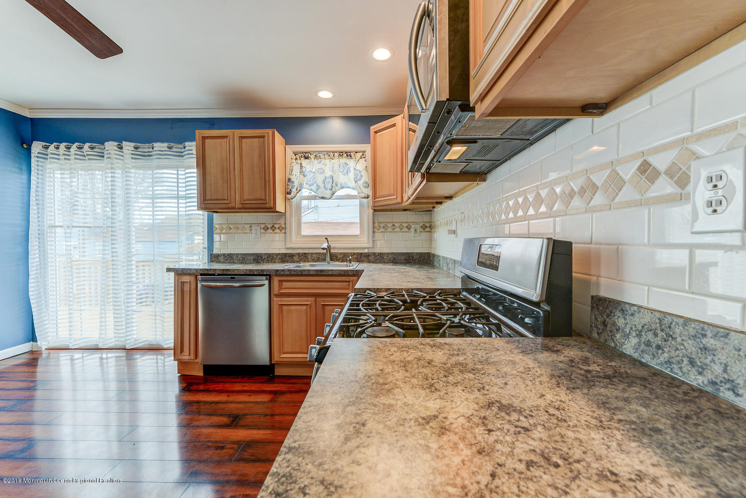 417 Pine Street Union Beach, NJ 07735 - Photo 9 of 20 Kitchen