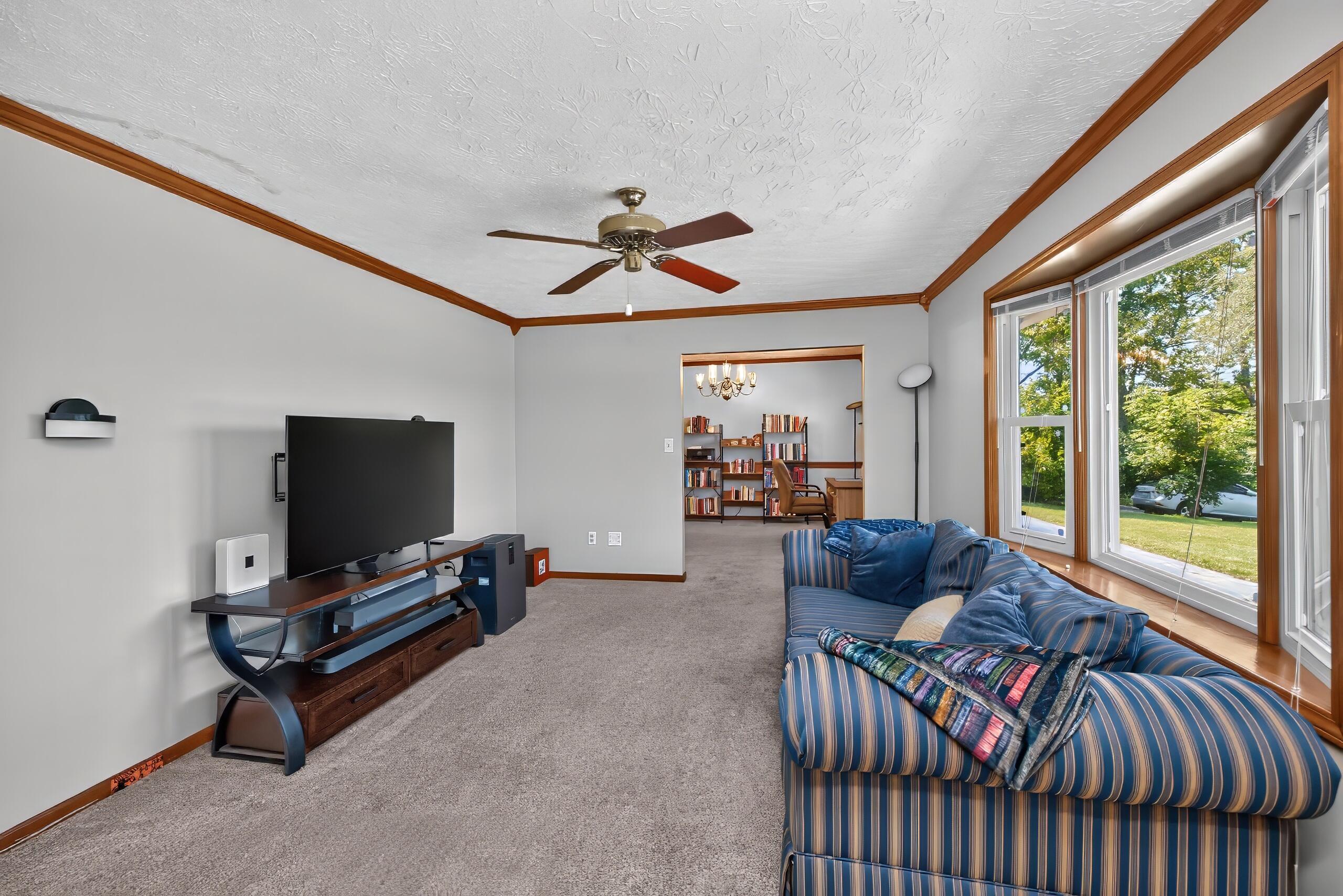 5300 Stewart Road Lexington, KY 40516 - Photo 6 of 45 Formal Living Room