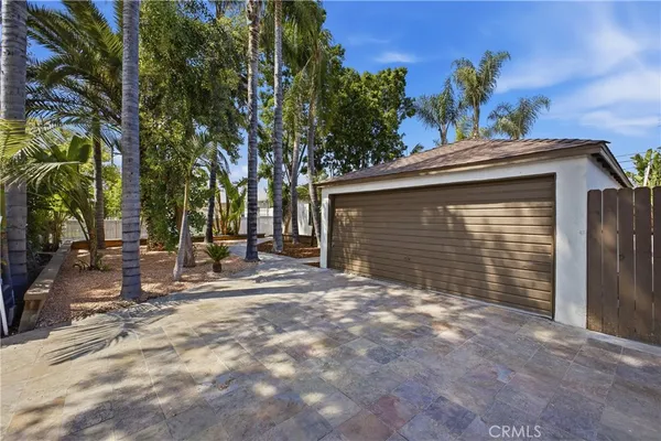 $899,900 | 6845 Aura Avenue, Reseda, CA 91335