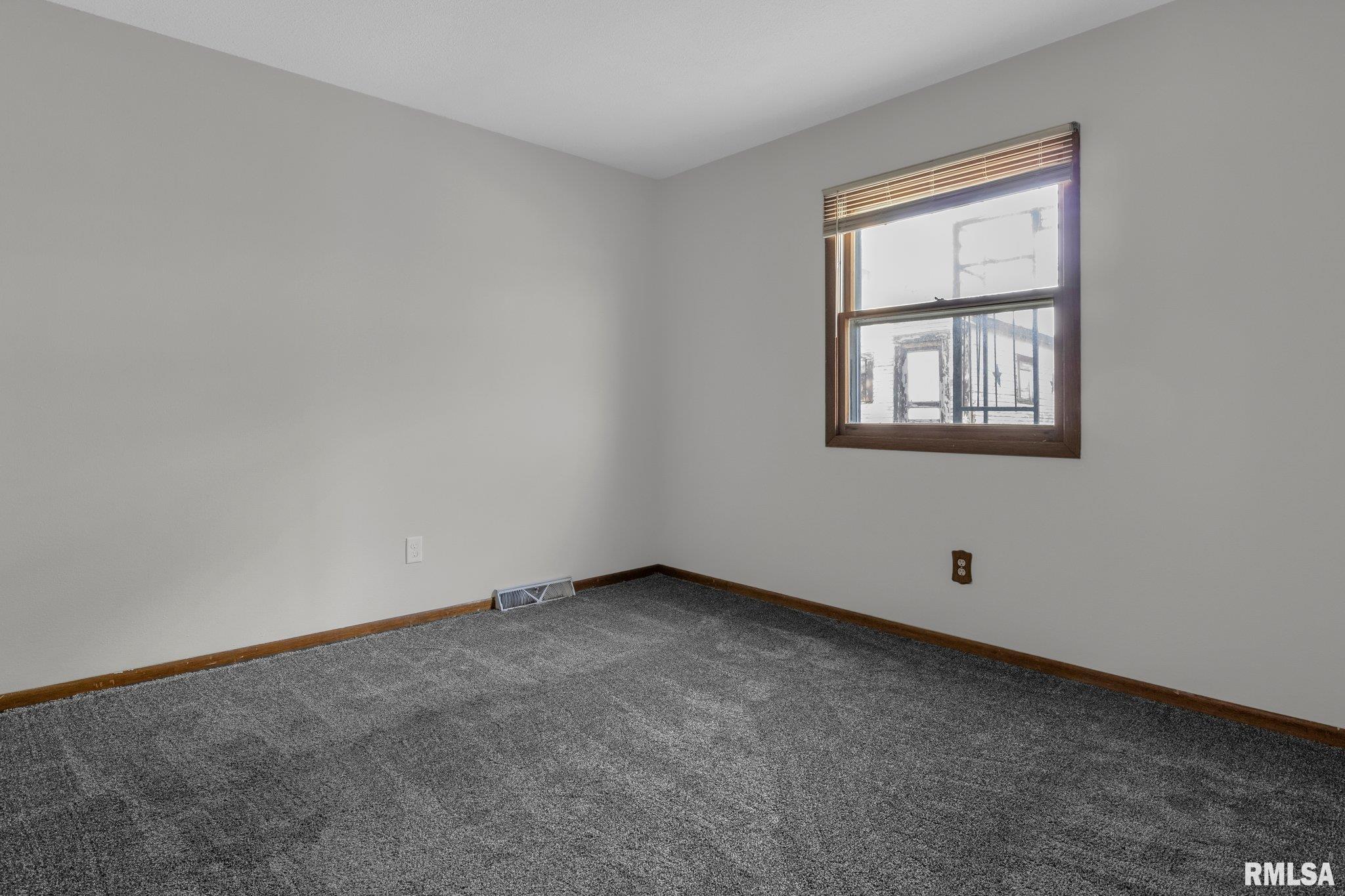 218 17th Street Silvis, IL 61282 - Photo 12 of 19