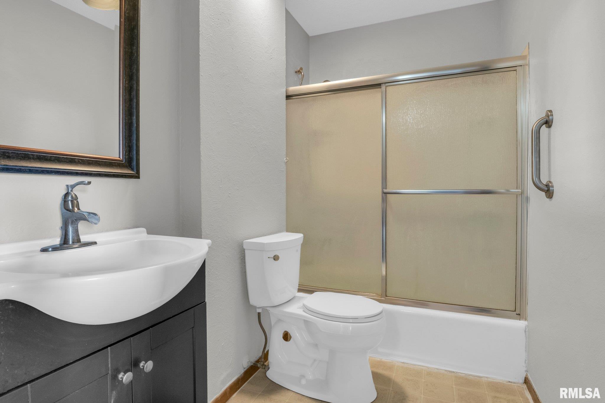 218 17th Street Silvis, IL 61282 - Photo 14 of 19