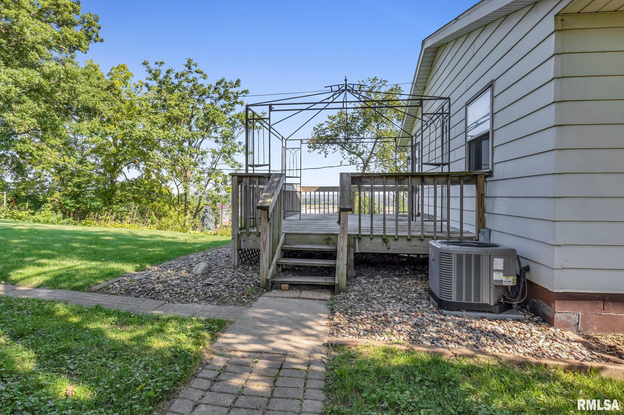 218 17th Street Silvis, IL 61282 - Photo 17 of 19