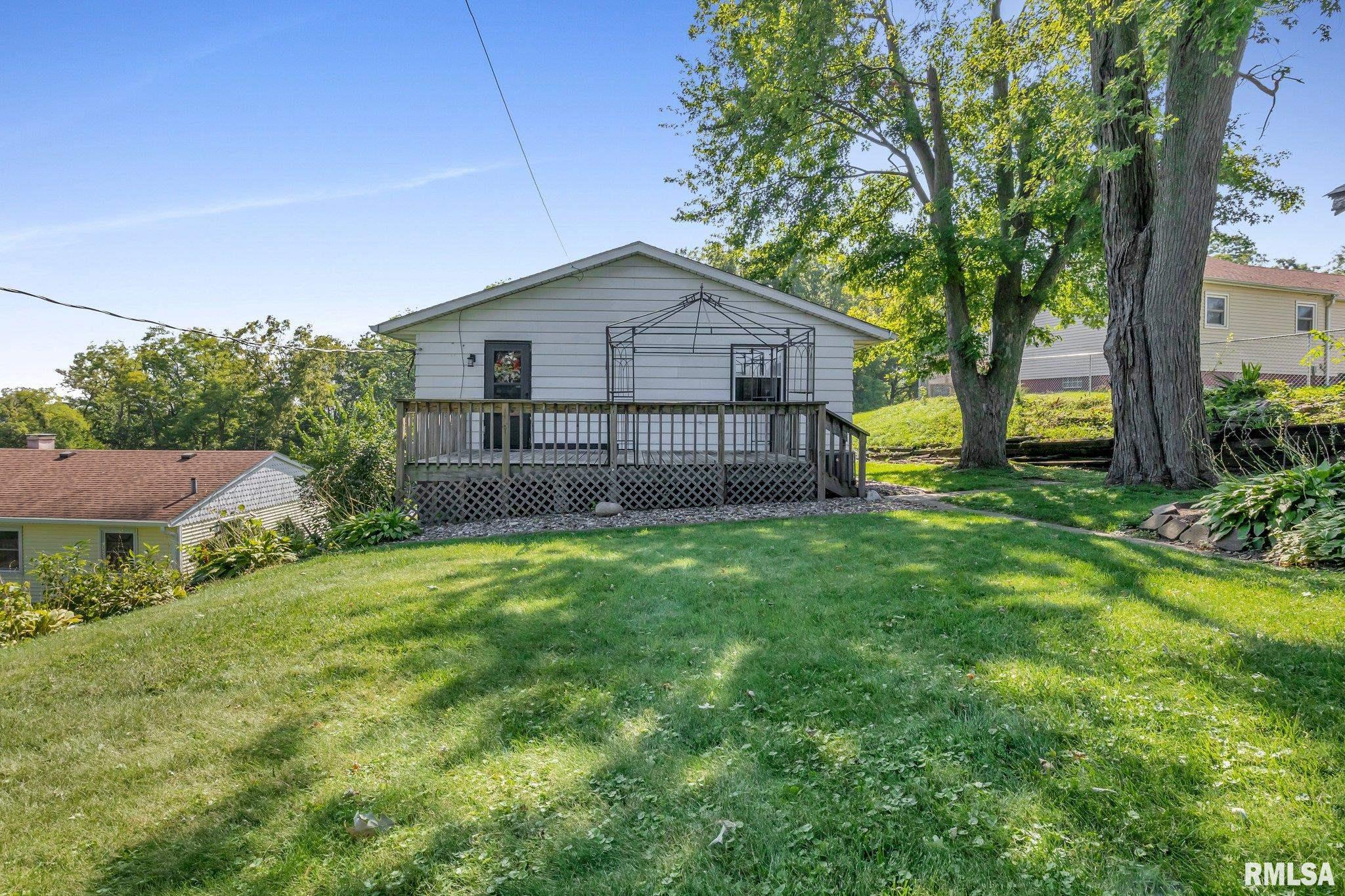 218 17th Street Silvis, IL 61282 - Photo 2 of 19