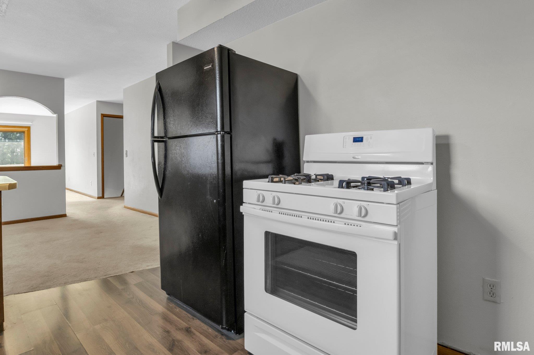 218 17th Street Silvis, IL 61282 - Photo 4 of 19